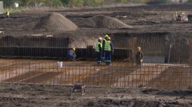 Sivil inşaat yeni fabrika çalışır.