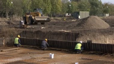 Temelinde fabrika inşaatı işi