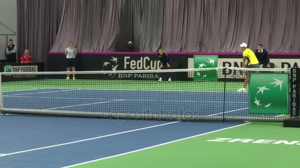 Tennismatch mellan den damlag — Stockvideo