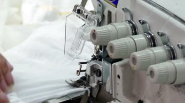 İnce kumaş dikiş makinesi ile dikiş; Kadınlar makineleri naylon çorap Sanayi üretiminde Ekim için