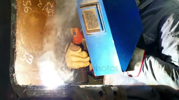 Worker Welding Mask Worker Welder Performs Arc Welding Process Metal — Stock Video