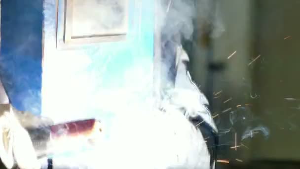 Glittering Light Welding Worker Welder Performs Arc Welding Process Metal — Stock Video