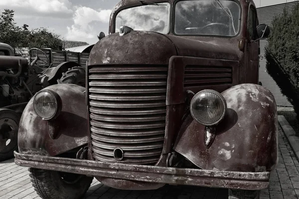 Gamla Rusty Truck Gamla Brandbil Från Mitten Talet — Stockfoto