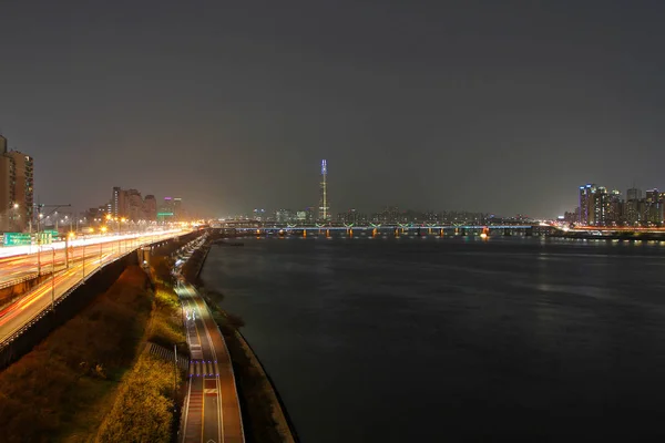 Uma Foto Noturna Cidade — Fotografia de Stock