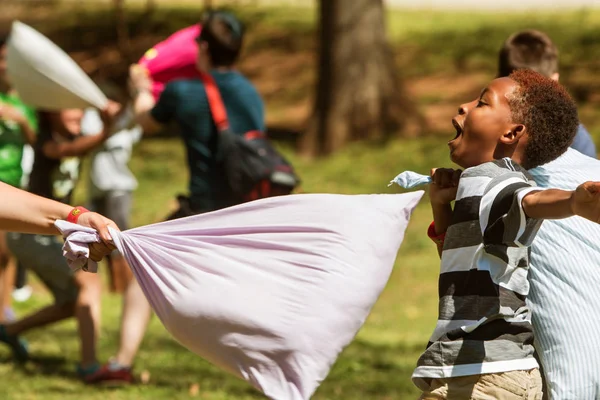 Kid Dodges Contact At Atlanta International Pillow Fight Day — Stock Photo, Image