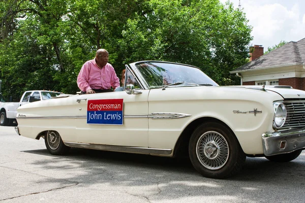 Georgia Kongre üyesi John Lewis Rides Atlanta bahar festivali geçit