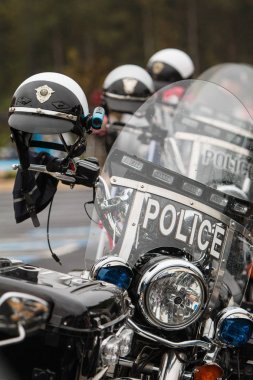 Boş polis motosiklet sadaka motorcu önce sıralanır 
