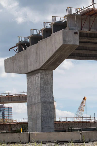 Verticale Shot of Bridge Overpass in aanbouw in Metro Atlanta — Stockfoto