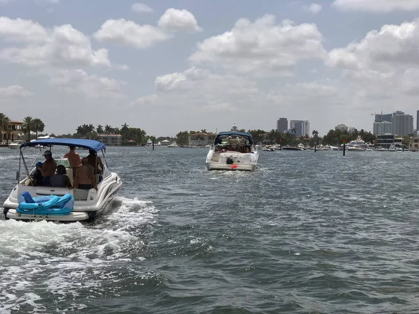 Lauderdale Florida May 2019 Boats Crowd Intercoastal Waterway People Celebrate — Stock Photo, Image