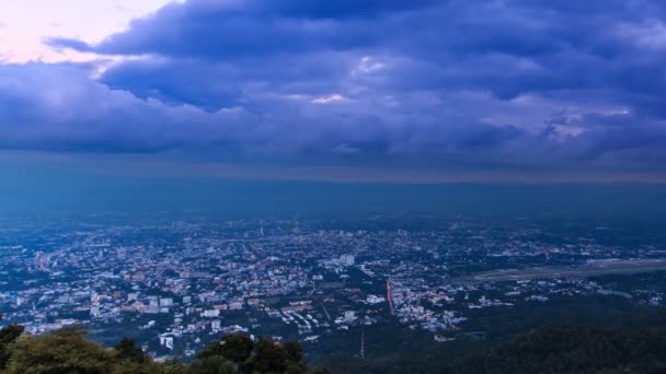 Día A Noche Tiempo Lapse Cityscape De Chiang Mai, Tailandia — Vídeo de stock