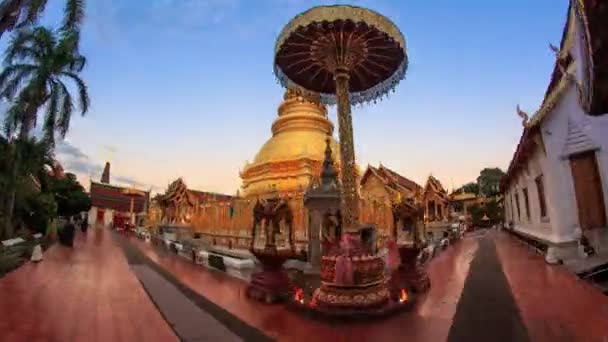 Wat Phrathat Hariphunchai Voramahvihan Tempel Wahrzeichen Reiseort Von Lumphun Thailand — Stockvideo