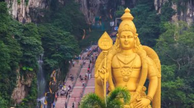 Batu mağaraları Tapınağı ve büyük Erdal heykel Landmark seyahat Place Kuala Lumpur, Malezya 4k zaman atlamalı