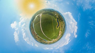 Yeşil Çay Çiftliği Gezegeni (360 Derece Hava Panoraması Küresel)