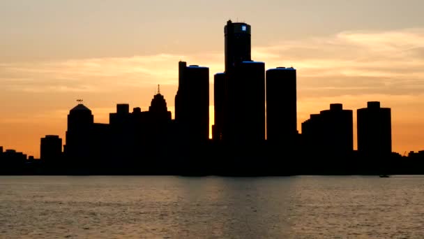 Zonsondergang over de skyline van Detroit — Stockvideo