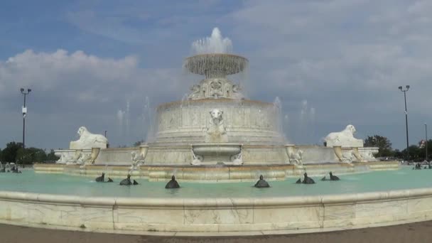 Fontana commemorativa di James Scott, trovata a Belle Isle Park a Detroit — Video Stock