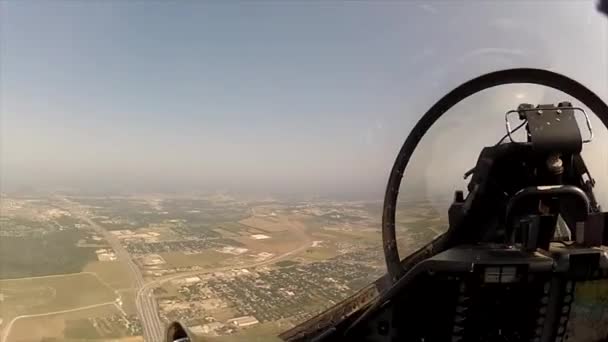 F-16 cockpit-vyn under flygning — Stockvideo