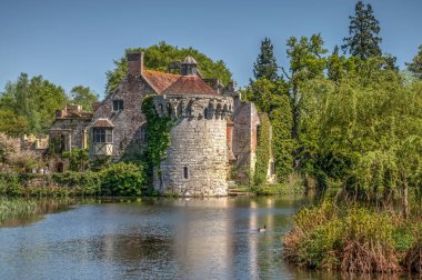 Hendek ile merkezli Scotney kale kule