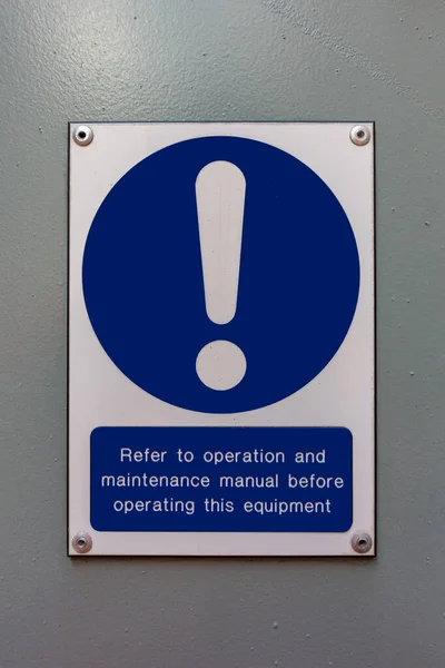 Refer Operation Maintenance Manual Operating Equipment Caution Sign — Stock Photo, Image