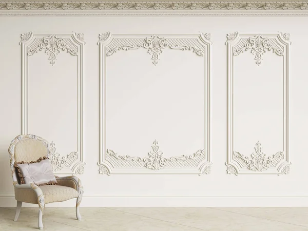 Klassieke Barok Fauteuil Klassieke Interieur Muren Wth Sierlijsten Ingerichte Kroonlijst — Stockfoto