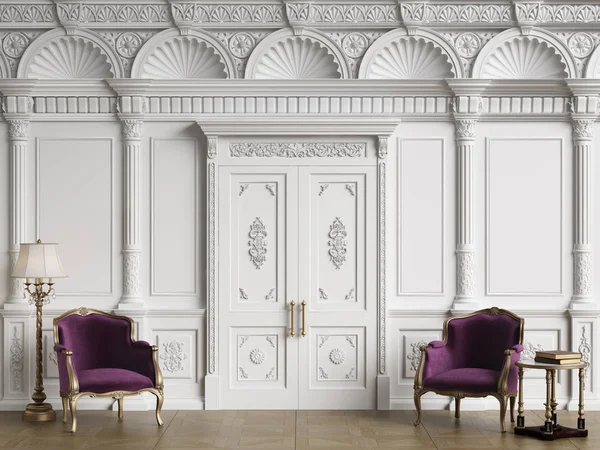 Klasyczne krzesła w luksusowym wnętrzu z przestrzenią do kopiowania — Zdjęcie stockowe