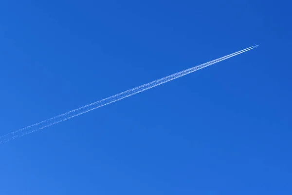 Avion Voler Dans Ciel Bleu Avec Piste Condensation Piste Avion — Photo