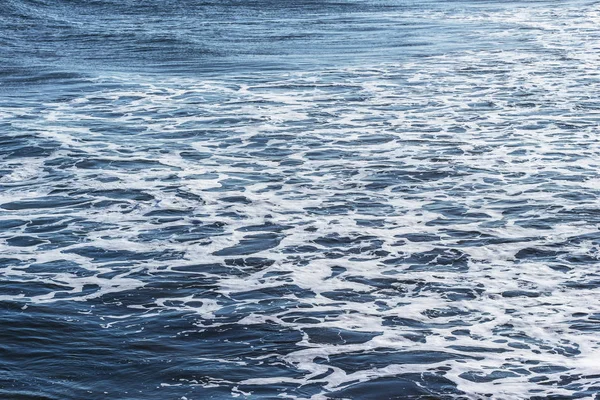 Agua Mar Azul Estriada Con Espuma Blanca Fondo Textura Marina — Foto de Stock