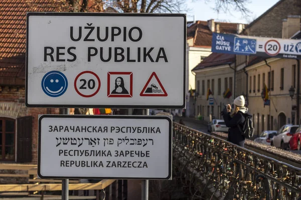 Vilnius Litvánia 2020 Február Híd Vilnia Folyó Felett Tábla Üzbég — Stock Fotó