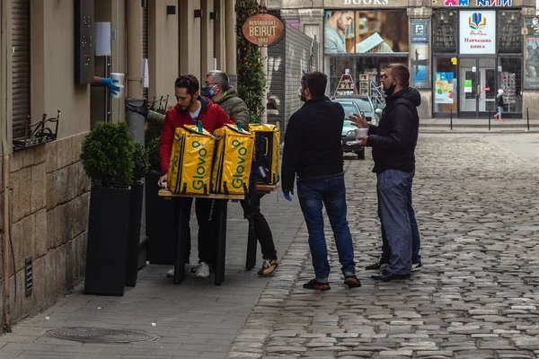 Lviv Ukraine April 2020 Glovo Food Delivery Service Couriers Window — Stock Photo, Image