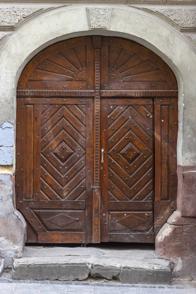 Porta Madeira Marrom Vintage Casa Antiga Uma Cidade Europeia Velha — Fotografia de Stock