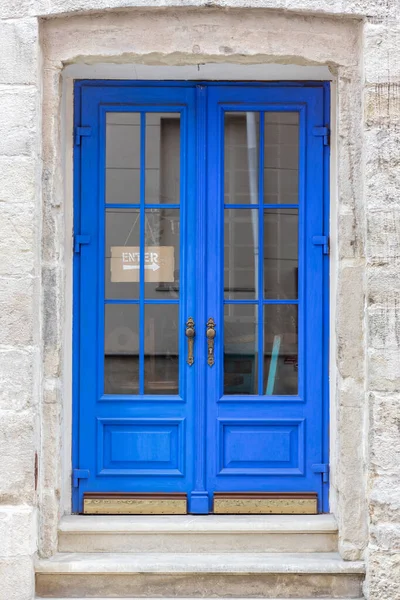 Porta Madeira Elegante Cor Azul Porta Frente Bonita Uma Cidade — Fotografia de Stock