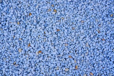 Evin iz bırakmamak için hafif ezilmiş çakıl.