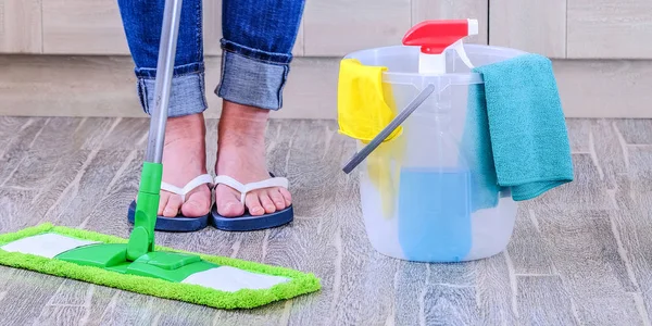 Cleaning of premises. Housework. Interior apartment. Hotel. Maid service. — Stock Photo, Image