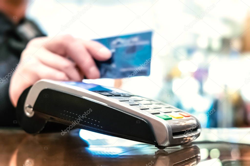 Payment by Credit Card, Purchase and Sale of goods by Clothing Store.