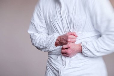 Epidemiyolojist ve koronavirüs. Sağlık çalışanı zatürreeden muzdarip. Koronavirüs salgını. Karantina