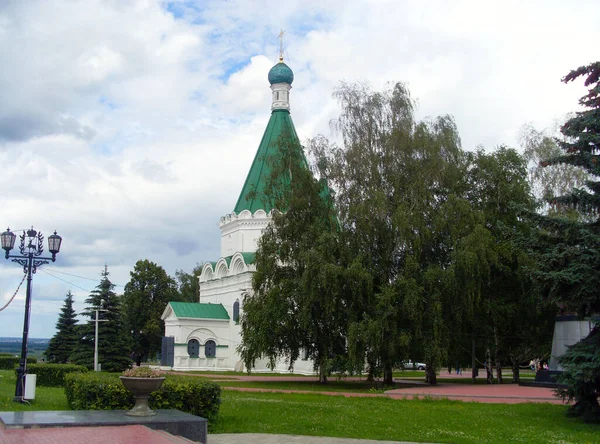 Igreja Ortodoxa Parque Verão — Fotografia de Stock