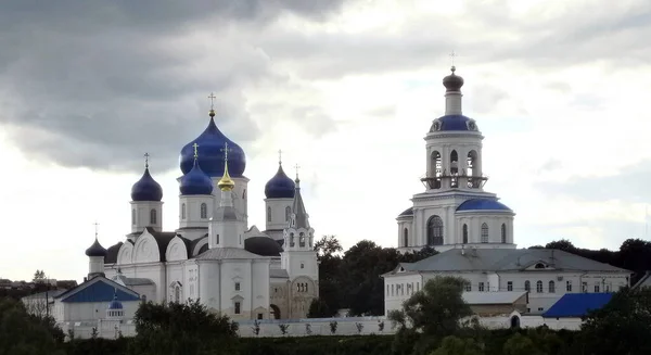 Vista Igreja Ortodoxa Com Cúpulas Azuis — Fotografia de Stock