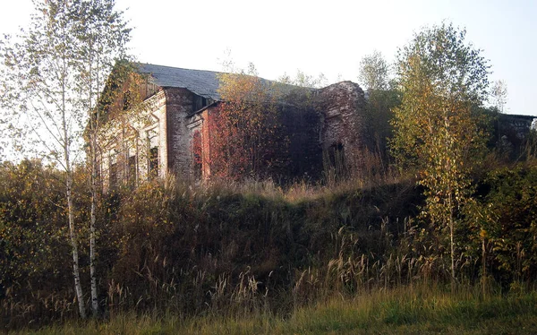 Antigua Casa Abandonada Bosque Otoño — Foto de Stock