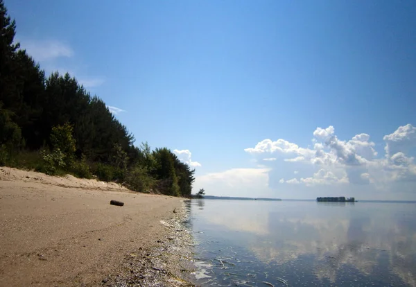 Reflet Des Nuages Dans Rivière — Photo