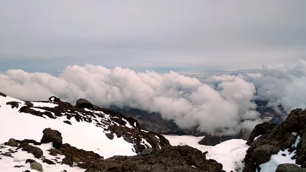 Вид Ельбруса Гори Хмари — стокове фото