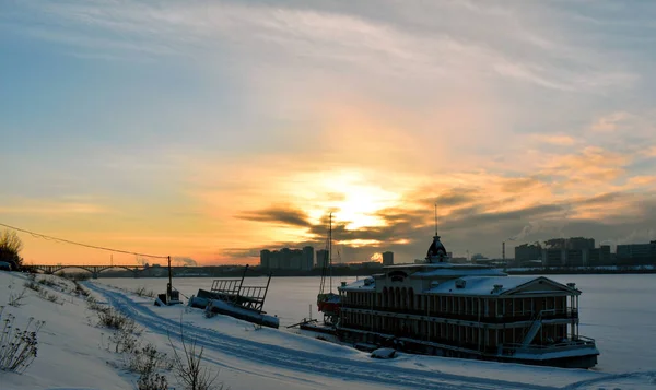 Západ Slunce Městě Zimě — Stock fotografie