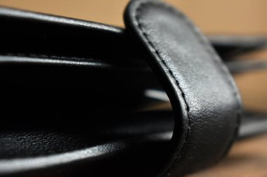 siyah deri cüzdan yakın plan