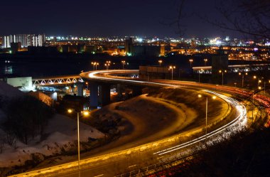 Nizhny Novgorod geceleri parlıyor