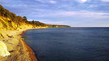 Denizin üzerinde gün batımı