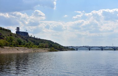 Göz nehrinin üzerindeki köprü. Nizhny Novgorod