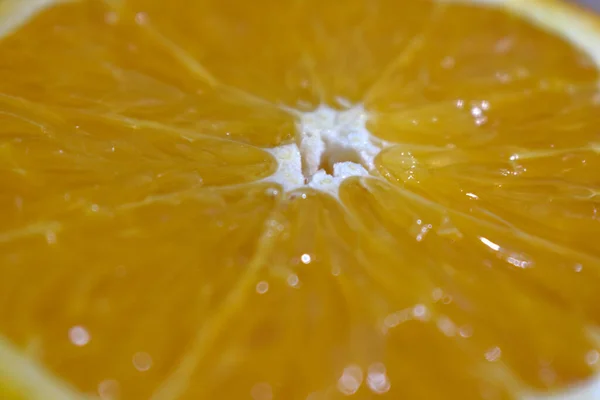 Naranja Fresca Medio Jugosa — Foto de Stock