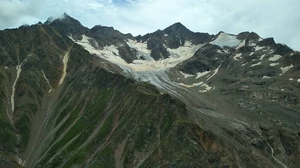 Panorama Pięknych Gór Kaukaskich — Zdjęcie stockowe