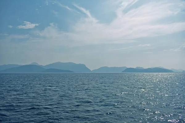 Siluet Biru Pegunungan Pantai Aegea Turki — Stok Foto