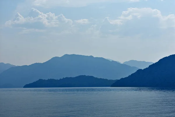 Siluet Biru Pegunungan Pantai Aegea Turki — Stok Foto