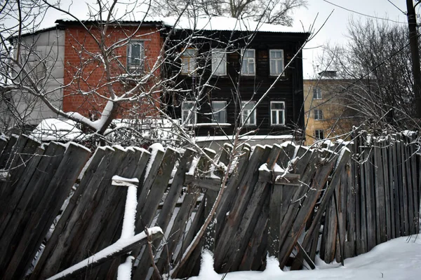Old House Wooden Fence Winter — Stock Photo, Image