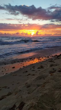 Atlantik Okyanusu 'nda parlak şafak